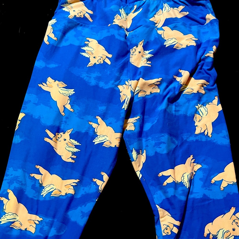 *UNICORN* LuLaRoe Flying Pigs Blue